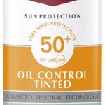 Eucerin Sun Oil Control világos színezett SPF50+ 50 ml