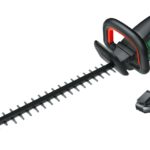Bosch 0600849J01 UniversalHedgeCut 18V-55 akkus sövényvágó (1 × 2,5 Ah)